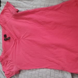 V neck with collar and bust details